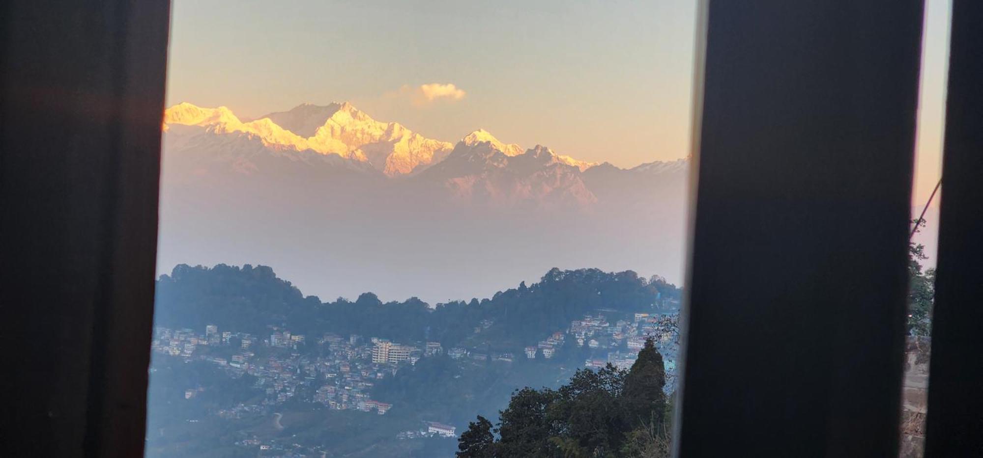 Veronica Alpina Mountain View Home Darjeeling  Ngoại thất bức ảnh