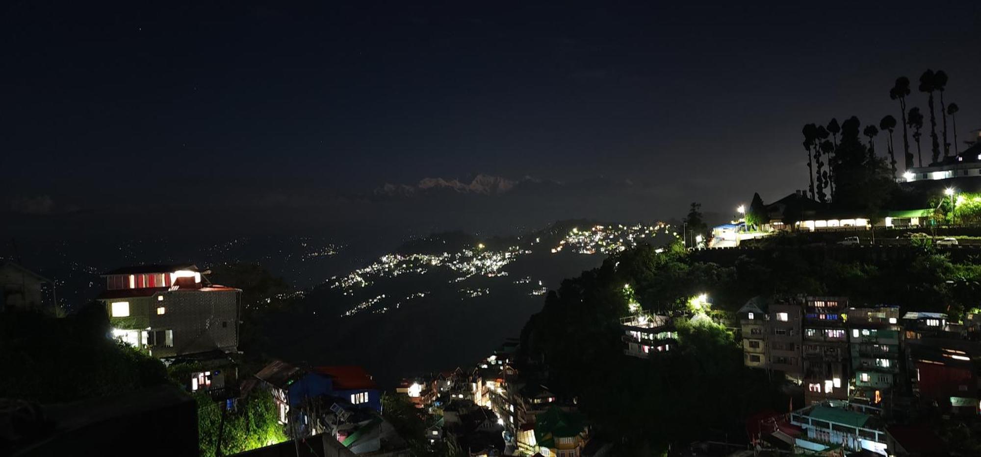Veronica Alpina Mountain View Home Darjeeling  Ngoại thất bức ảnh